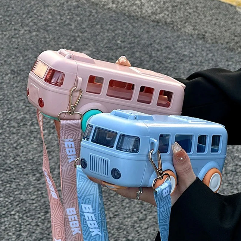 Tragbarer Wasserbecher in Busform