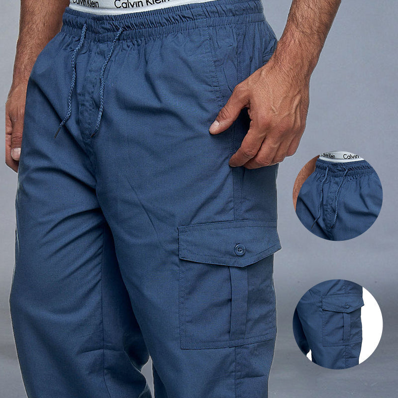 Lässige lockere Herrenhose mit mehreren Taschen